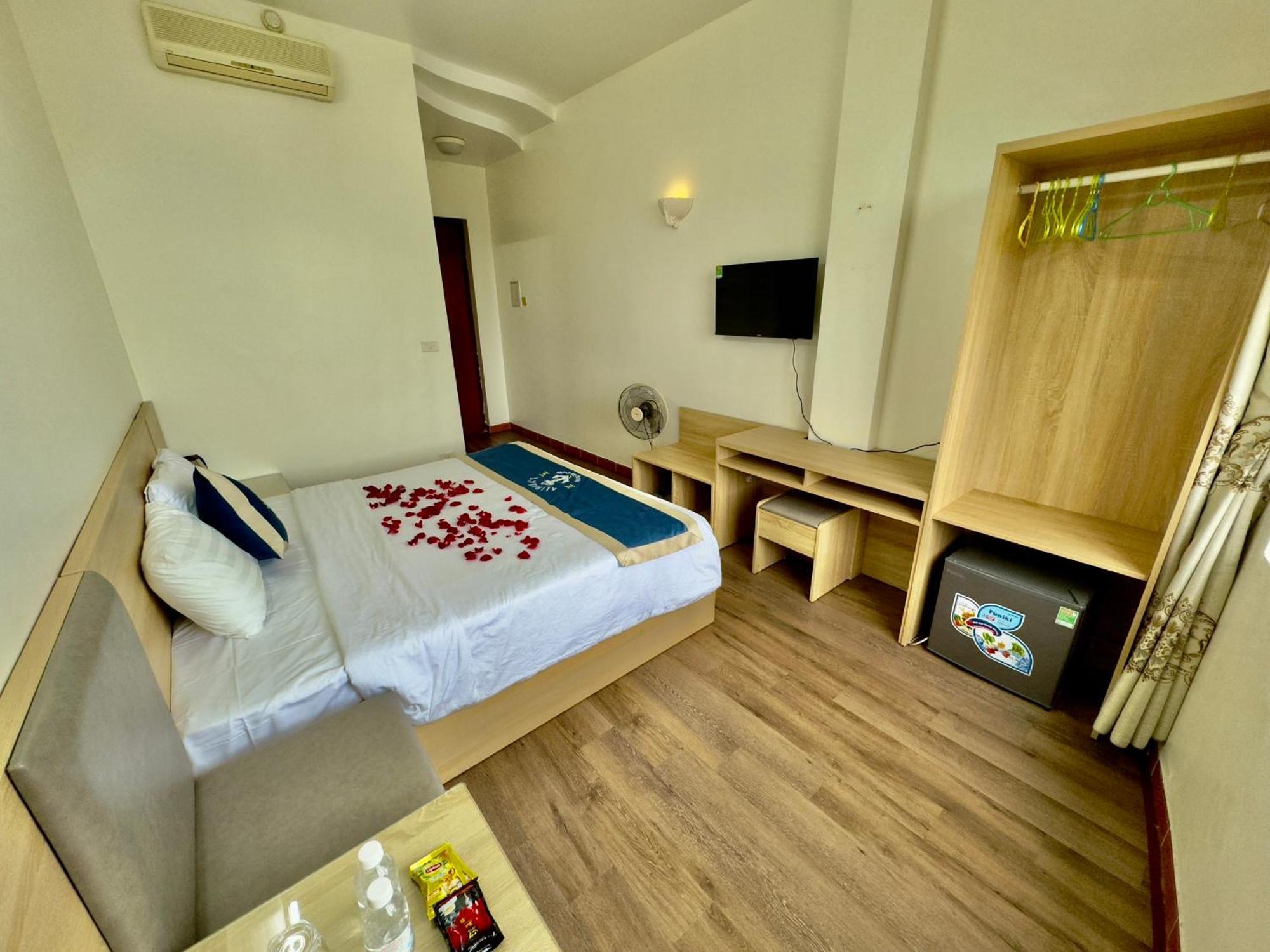 Cat Ba Plaza Hotel Dong Khe Sau Buitenkant foto