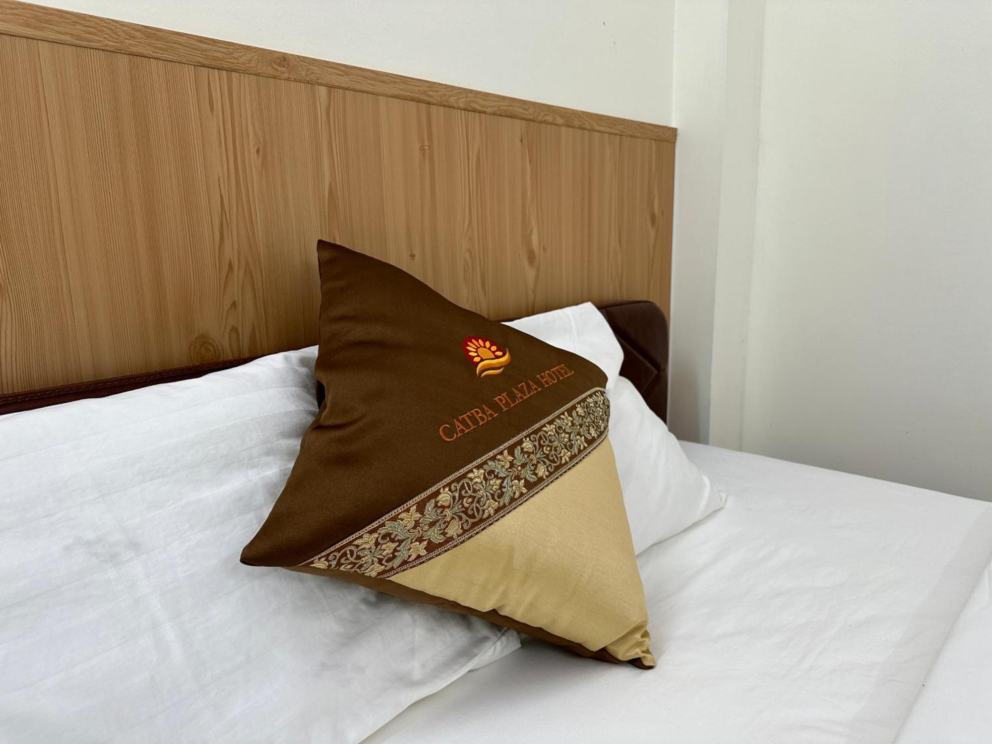 Cat Ba Plaza Hotel Dong Khe Sau Buitenkant foto